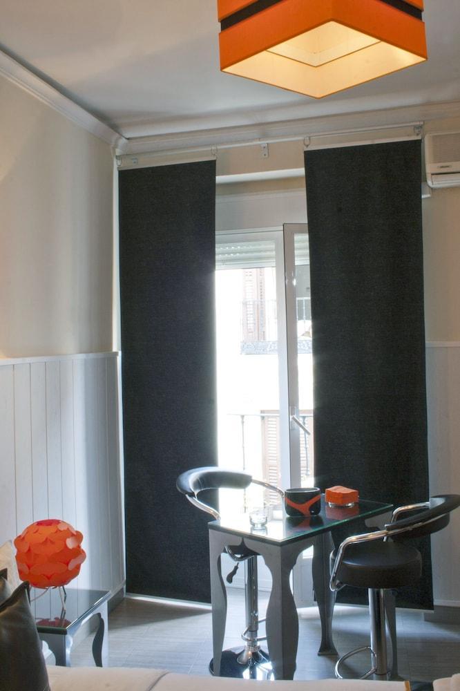 Hostal Oxum Madrid Exterior photo